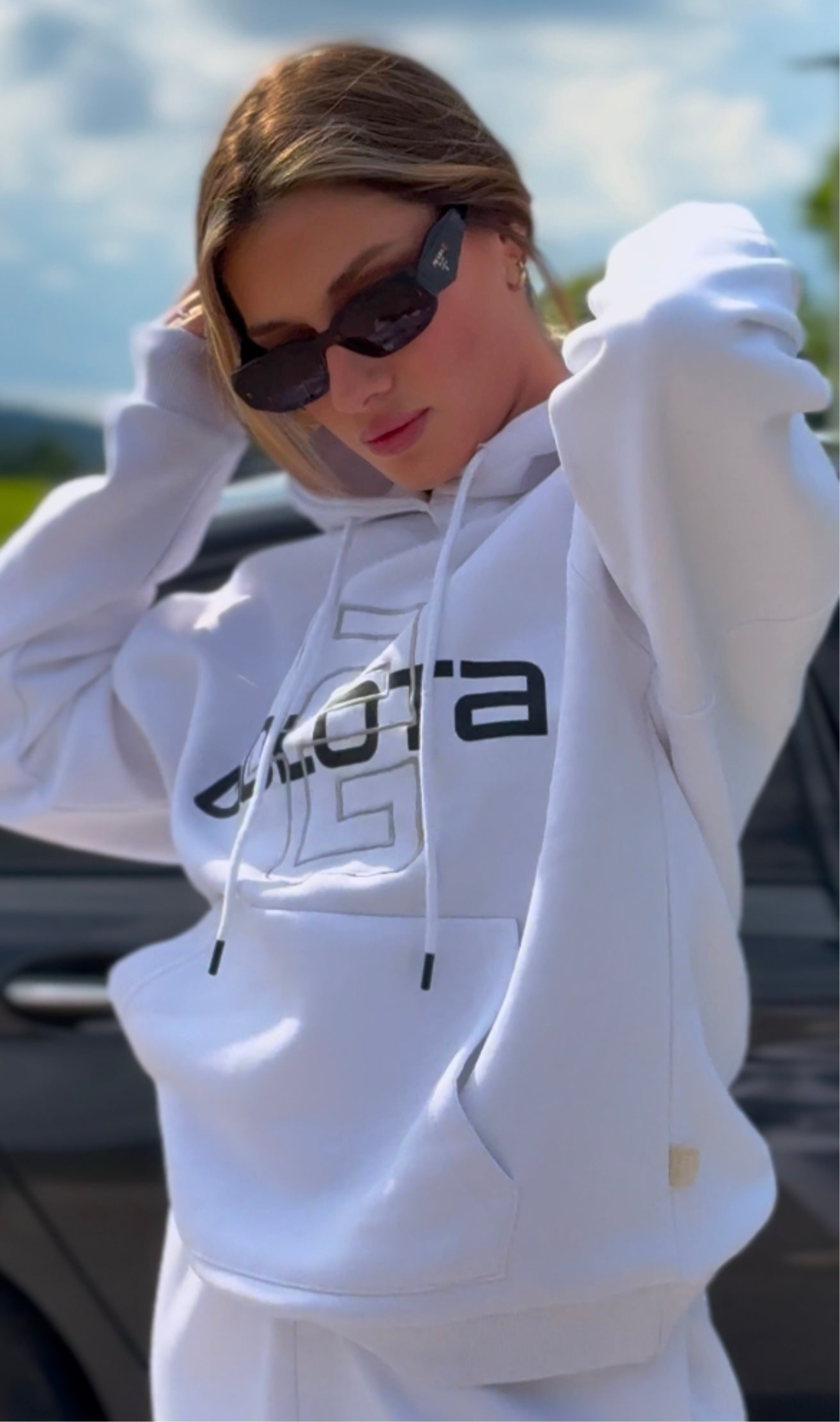 Unisex Oversize Hoodie - Off-White Logo